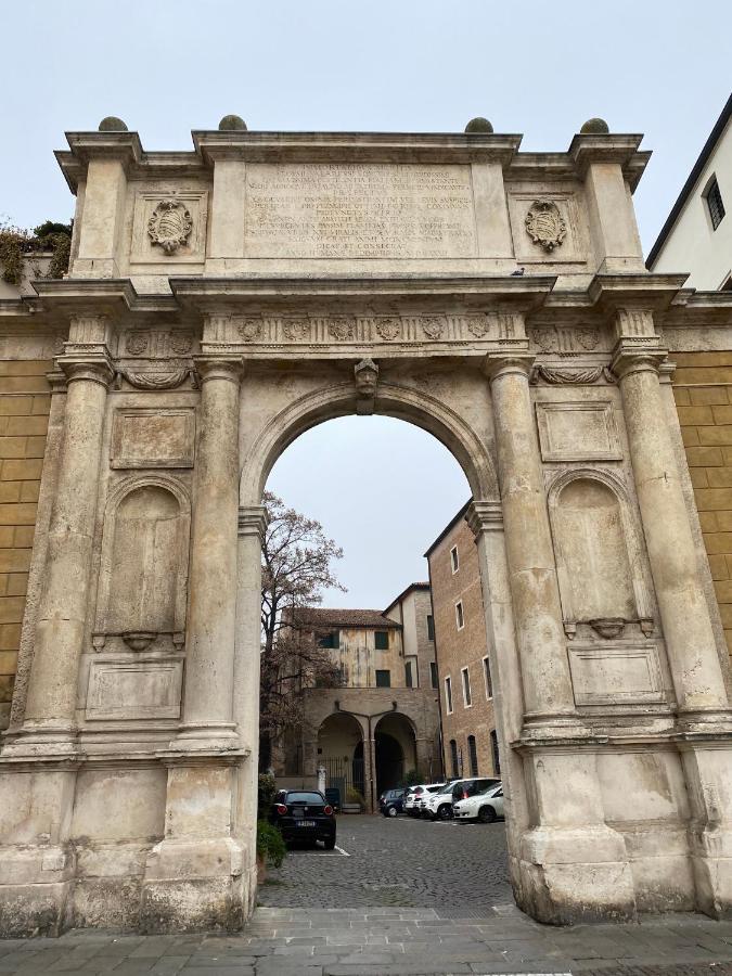 Апартаменти Catoo Dimora Di Design Park In Palazzo Nobiliare Al Duomo Падуя Екстер'єр фото